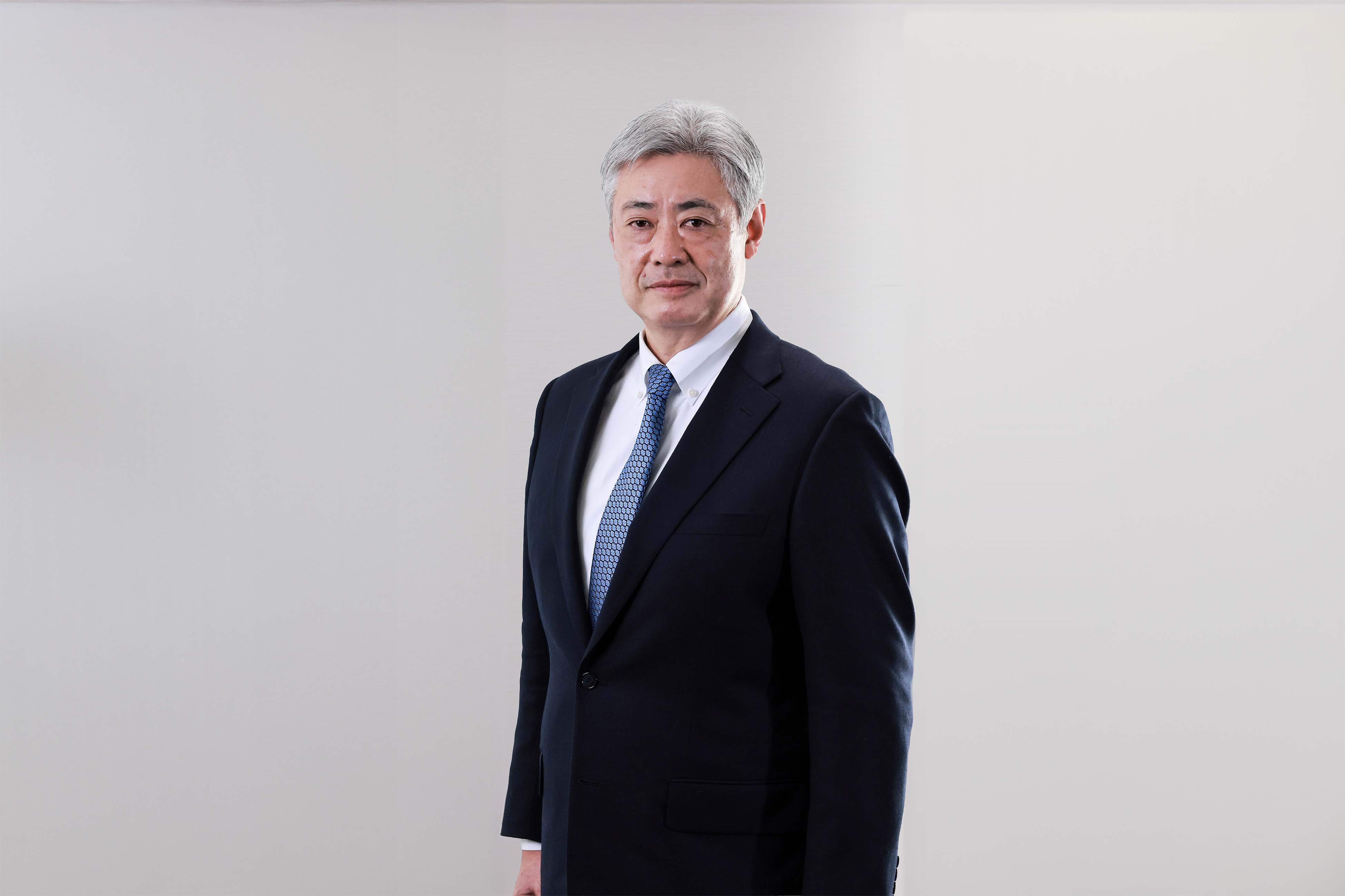 代表取締役社長 里嘉郎